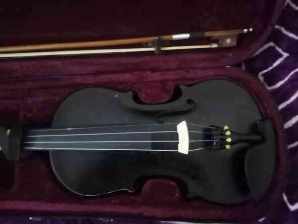 اله كمان للبيع
السعر 75 وبي مجال
تجي وياه وتر واحد +جنطه
للتواصل *********** واتساب
