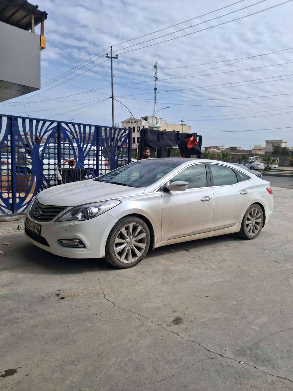 ازيرا خليجي 2015
فول مواصفات  
كشنات جلد كهربائية  تدفئة وتبريد
بانوراما
شاشة
كاميرا خلفية 
اضاءة زينون و LED
 ويل 19
نظام دخول وتشغيل ذكي 
حساسات امامي وخلفي 
تثبيت مسار 
هاند بريك بصمة
اوتوهولد
ماشية: 120 الف كيلو 
بدون ظرر بدون صبغ بدون اي ملاحظة  
كلين كفالة عامة.
 الاستفسار على واتساب  
***********
