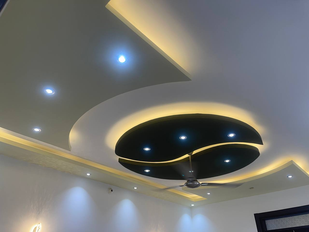 صباغ منازل داخلي و خارجي مع عمل ديكورات باسعار مناسبه
للتواصل معي خاص او رقم هاتفي
***********. داخل كربلاء فقط
