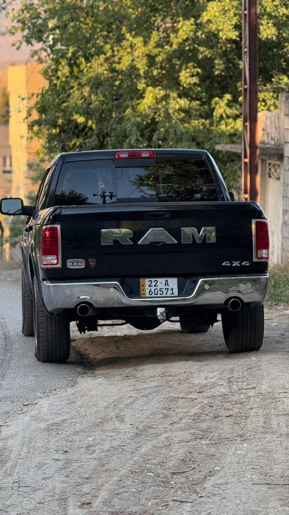 دوج رام لونك هورن ادشن فول الفول
من النوادر بهاي الموصفات وبهل موديل
موديل ٢٠١٨ باب طويل بدي قصير 
مرقمه اربيل باسمي السنويه 
فتحه سلايد روف
كشنات جلد جوزي 
شاشه جبيره اصليه
داخل جوزي لونين 
ويل كب كروم اصلي 
مرايات الدعاميات اليدات كروم بلادي 
لايت عدسه بلادي زنون
بك لايت لد 
حساسات امامي خلفي 
فور ويل تو ويل 
كشنات الاماميه تدفئه تبريد 
كشنات خلفيه تدفئه 
هيتر بالستيرن 
تحكم برتفاع دواسة البانزين 
كشنات الاماميه كهرباء وميموري 
دوسات بلاديه كهرباء 
الجامه الخلفيه سلايد
سستم صوت البينا
محرك 8 سلندر 5700
نظام ترحيب ضوئي
تشغيل عن بعد 
تطعيم صاج بالداخل
غلاف بدي اصلي 
رام بوكس بالجوانب 
سرير خلفي 
٤ مساحات تخزين خلفيه

السياره جاهزه وعلى ايدي بدون نواقص ابد 
بيع او مراوس 
***********
السعر ب ٢٠٥ بغداد, العراق
