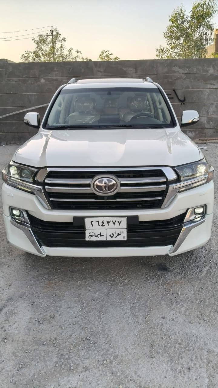 السلام عليكم 
السعر ((460))وبيها مجال للشراي 
***********
***********
لاندكروزر 2019 للبيع او مراوس كفاله عامه 6سلندر ماشيه 90 الف سياره جديده بمعنى الكلمه للاستفسار الاتصال على الرقم التالي
