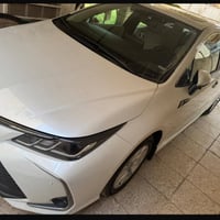 كورلا  ساز بانزين بحالة الوكاله  ماشيه ٢٩٠٠ يعني زيرو زيرو مكفوله كفال...