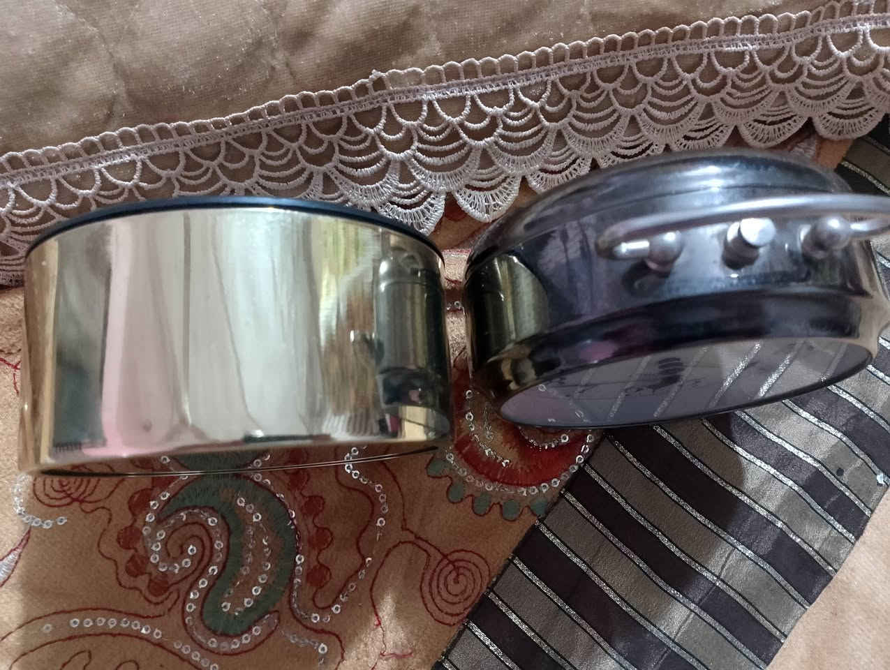 ساعات قديمة 
جرس واضاءة


**إذا كنت صاحب هذا الإعلان وتريد حذفه لأي سبب، رجاءا أرسل رسالة إلى الدعم الفني**