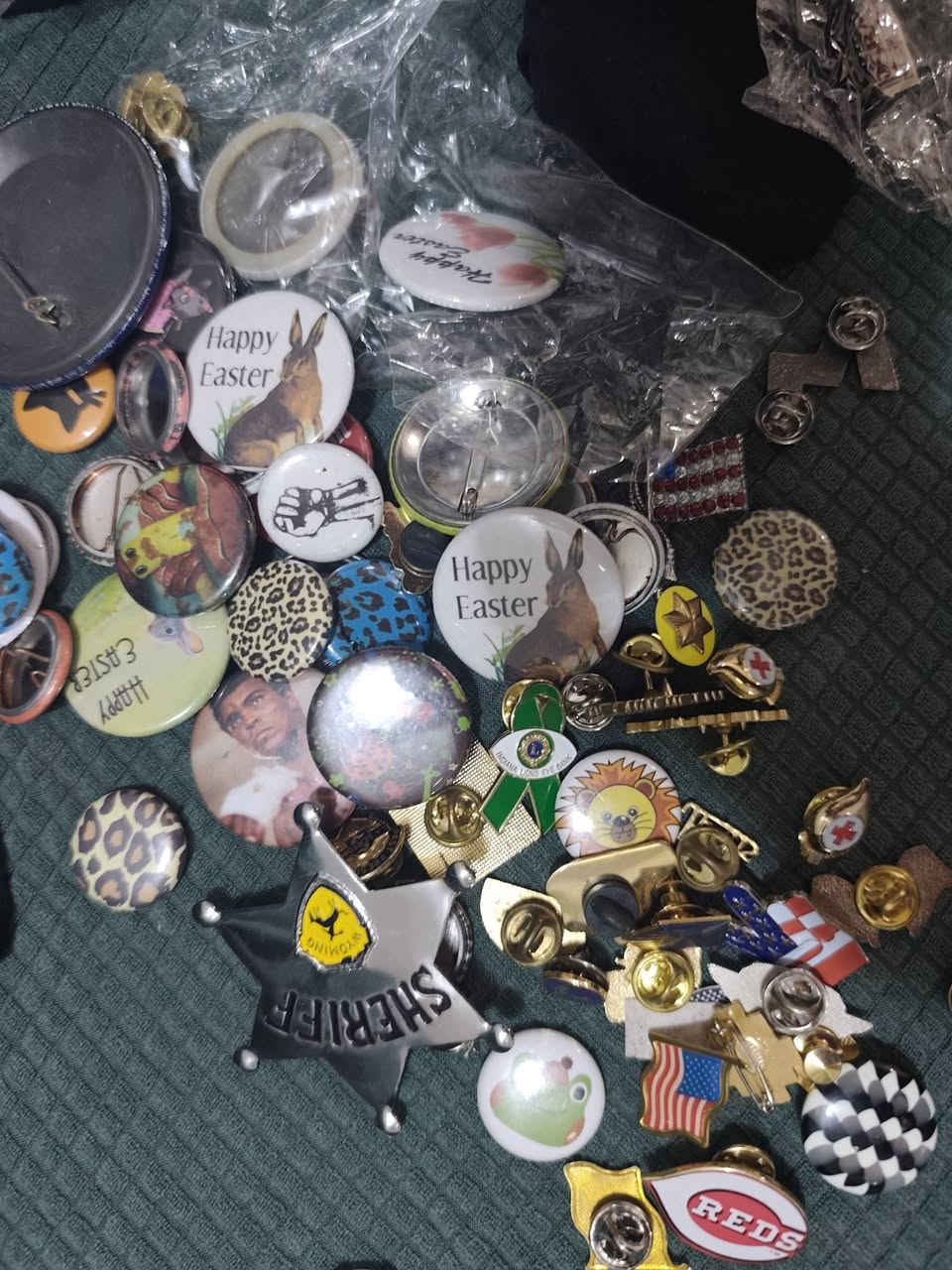 السلام عليكم.بروشات بهالشكل 170 بروش انطوني سعر بيهن والف عافية


**إذا كنت صاحب هذا الإعلان وتريد حذفه لأي سبب، رجاءا أرسل رسالة إلى الدعم الفني**