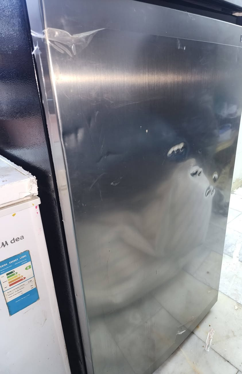 السلام عليكم 
ثلاجه الحافض للبيع ب375 وبيهه مجال 
جديده امانه الله بس هاي الخسفات بيهه غراض وكعن عليهه ونخسفت مصار شهر من ماخذهه 
عنواني بغداد شارع فلسطين 
رقمي بي واتساب ***********
