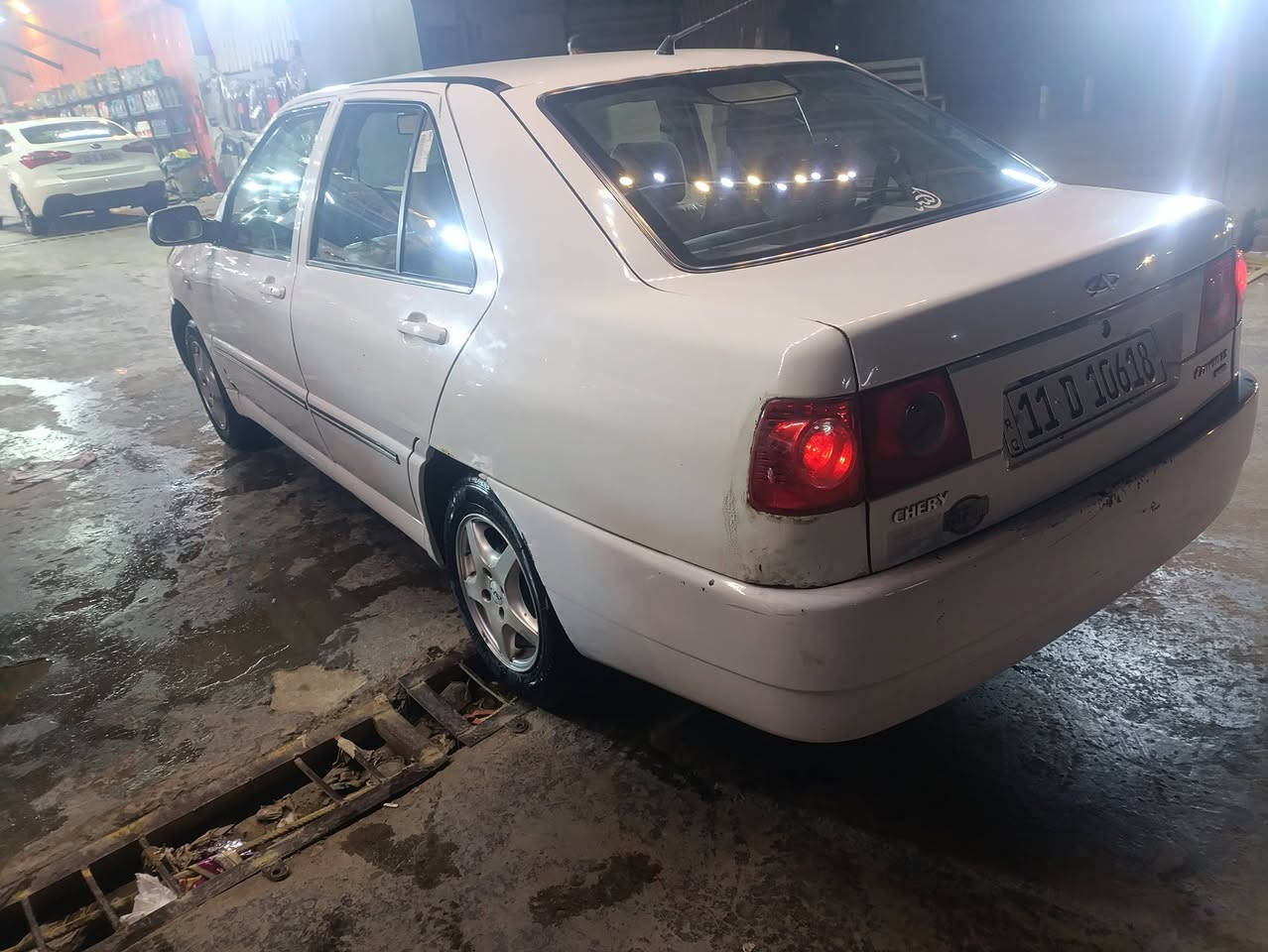 سلام عليكم شيري كوين 2010للبيع  كفاله عامه
كير مكينه صدر امامي خلفي مكفول 
كهربائيات كلها  شغاله شاشه اندرويد كامره
 تبريد ثلج
رقم انكليزي بسمي مصفره غرامات 
سنويه لل 31
تخم تأير جديد
سياره جديده وكلها بلاده 
السعر 42بيها مجال حك الجيه عنواني بغداد البياع 
رقم ***********
