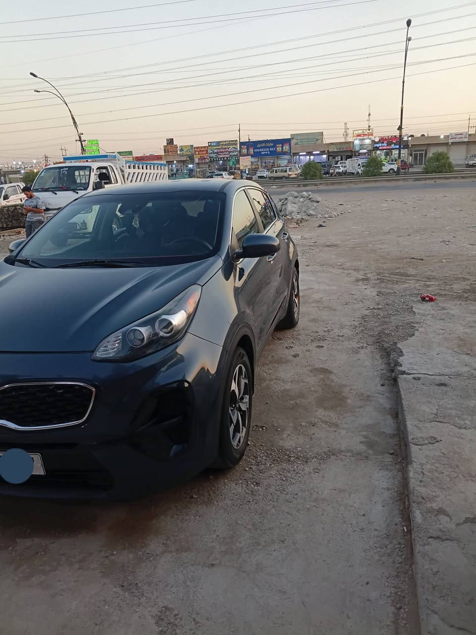 سبورتج موديل 2022 وارد امريكي
مواصفات نص فول 
رقم بغداد شرط التحويل

شاشه
رادار امامي 
تحديد مسار
محرك 2400GDI
ماشيه80،000مايل

تخم تاير جديد
باتري جديد 
دوشمه جديد
سياره ما محتاجه شي
سياره بسمي تحويل ثاني يوم 
حادثه قبق جنطه 

مكان السيارة: بغداد
***********
***********
