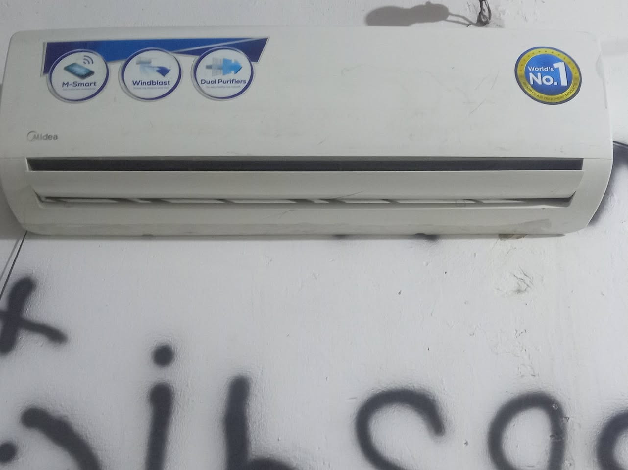 سلام عليكم شباب عندي سبلت طنين نضيف بس بي نواقص بصيطه ريمود ضايع وما بي غاز سعر ٣٠٠ وبي مجال بصيط مكاني بغداد جوادين شعله هاذ رقم ***********
