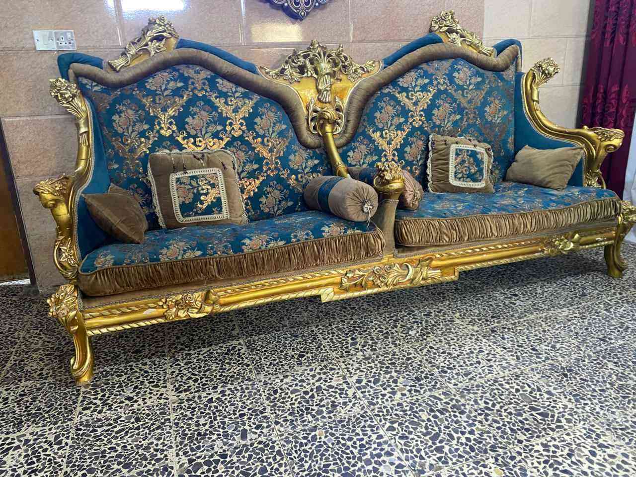 تخم زان مصري دمياطي نقش يدوي صبغ ورق الذهب مكاني البياع حي التراث للاستفسار *********** السعر 700 بي مجال بغداد, العراق
