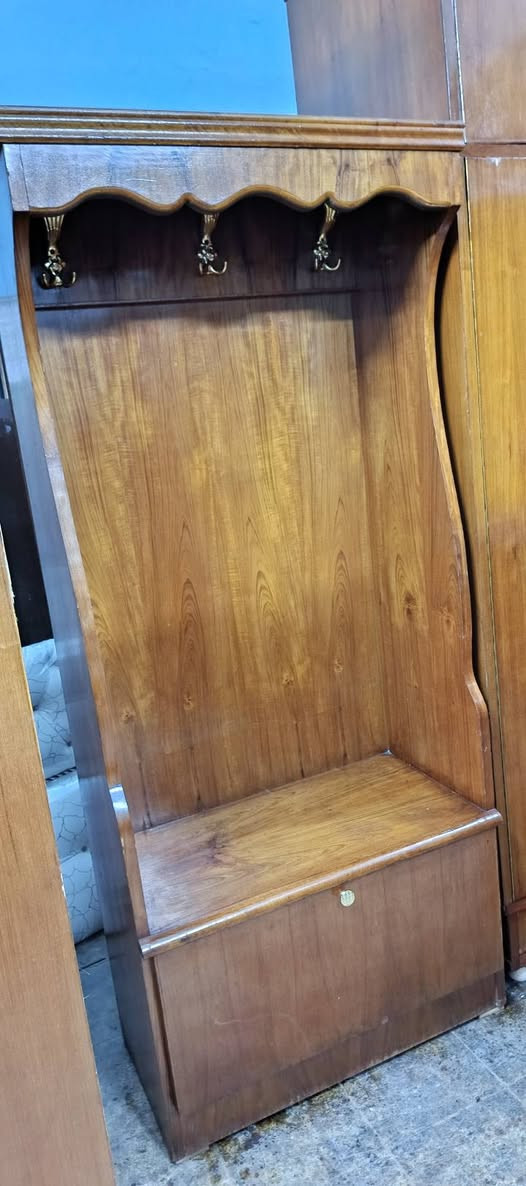 غرفة ٥باب صاج ملحق شغل ثقيل جدا نظيف توصي ظهر جمبر جاهزة السعر ٤٧٥ قفل تواصل خاص ***********
