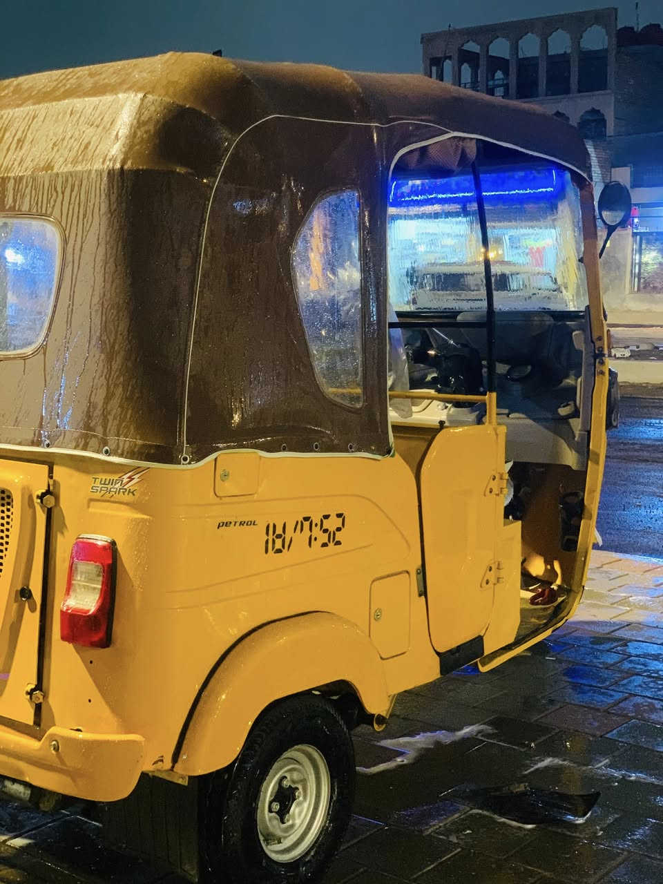 سلام عليكم تكتك البيع مديل 2022تكتك جديد خير من يم الله تكتك كفاله كشر ومكينه تكتك صبننه ما محطوط عل مكينه زنجيل ما مبد سعر تسعه وستميه وبي مجال مكاني مدينه رقم *********** ماكو وتساب مخبره
