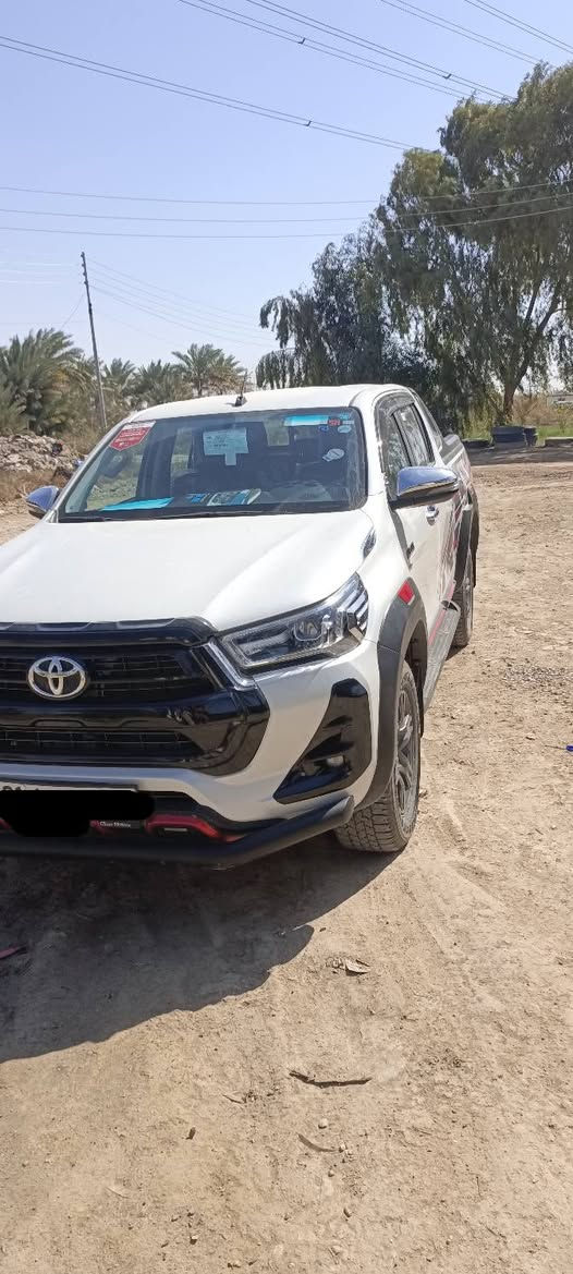 السلام عليكم هايلوكس TRD موديل 2025  ماشيه 7000 على وضع الشركه مكفوله خير من الله للاستفسار اكثر *********** مكان السياره بغداد
