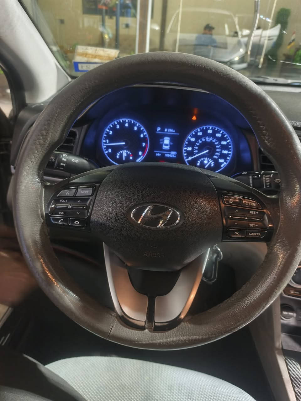 السلام عليكم 
النترا موديل 19 نص فول
وارد امريكي حادثها سرقه كما موضح بلصور
وحادث بلعراق جاملغ خلفي مصلح ضربه خفيفه 
سياره جديده كير AT بلادي مكينه 2000 سعرها 
130 وبيها مجال مكاني بغداد الدوره


**إذا كنت صاحب هذا الإعلان وتريد حذفه لأي سبب، رجاءا أرسل رسالة إلى الدعم الفني**