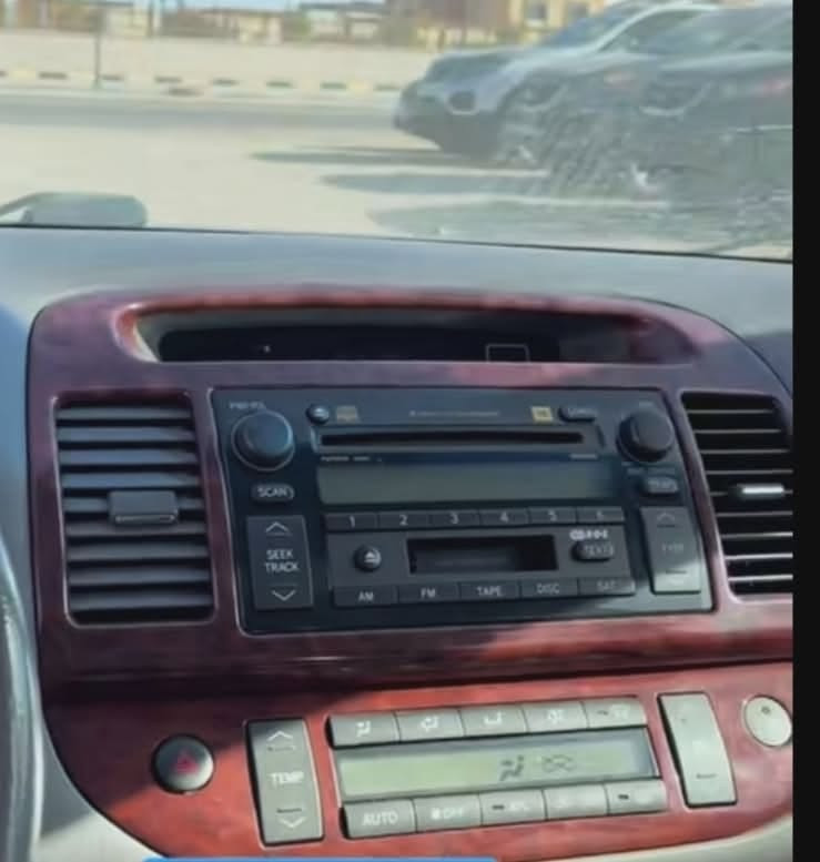 السلام عليكم ..قطع غيار كامري ..لبيع تفصيغ ..لايتات ..مكينه ..ضفيره ..ابواب ...صاجيات ...عرفه ..الاستفسار ماسنجر ...أو... وطساب ***********
