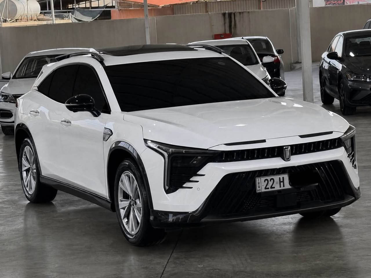 🚗 Bestune B70S 2023 | بێستون B70S مۆدێل 2023

✅ بێ بۆیاخ (Original Paint)
🛣️ 70,000 کیلۆمەتر ڕۆیشتووە
💵 نرخ: 143 وەرەق
***********
***********

✨ مواسەفات:

✅ Smart Key (کلیلێکی زیرەک)
✅ Push Start / Stop (ستارت و کوژاندن بە دوگمە)
✅ Panoramic Sunroof (سانڕۆفی پانۆراما)
✅ 360° Camera (کامێرای ٣٦٠ پلە)
✅ Front & Rear Camera (کامێرای پێش و دواوە)
✅ Front & Rear Parking Sensors (سەنسۆری پارککردنی پێش و دواوە)
✅ Adaptive Cruise Control (کۆنترۆڵی خێرایی زیرەک)
✅ Lane Keep Assist (یارمەتی پاراستنی هێڵی ڕێگا)
✅ Lane Departure Warning (ئاگادارکردنەوە لە دەرچوون لە هێڵی ڕێگا)
✅ Forward Collision Warning (ئاگادارکردنەوە لە لێکدان لە پێشەوە)
✅ Blind Spot Monitoring (چاودێریکردنی خاڵی کوێر)
✅ Automatic Emergency Braking (بڕێکی فریاکەوتنی ئۆتۆماتیکی)
✅ LED Headlights (چرای LED)
✅ Daytime Running Lights (DRL) (چرای ڕۆژ)
✅ Auto Hold (ڕاگرتنی ئۆتۆماتیکی ئۆتۆمبێل)
✅ Electronic Parking Brake (بڕێکی پارککردنی ئەلیکترۆنی)
✅ Drive Modes (Eco / Normal / Sport) (دۆخی لێخوڕین: ئابووری / ئاسایی / وەرزشی)
✅ Leather Seats (کورسی چەرمی)
✅ Electric Driver Seat (کورسی شۆفێری کارەبایی)
✅ Memory Seat (بیرگەی کورسی)
✅ Heated Seats (کورسی گەرمکەرەوە)
✅ Ventilated Seats (کورسی ساردکەرەوە)
✅ Dual Zone Digital A/C (کۆنتڕۆڵی دیجیتاڵی دوو ناوچەیی بۆ کولێر)
✅ Large Touch Screen (شاشەی گەورەی لەمس)
✅ Apple CarPlay & Android Auto (پەیوەستبوونی مۆبایل)
✅ Multifunction Steering Wheel (فەرمانی چەندکارە)
✅ Paddle Shift (شفتی دەستی لەسەر فەرمان)
✅ Electric Folding Mirrors (ئاوێنەی کارەبایی داخراو)
✅ Tire Pressure Monitoring System (TPMS) (سیستەمی چاودێریکردنی فشاری تایەر)
✅ ABS / ESP (سیستەمی دژ بە قوفڵبوونی برێک و پاراستنی هاوسەنگی)
✅ Alloy Sport Wheels (ئەڵۆی وەرزشی)

🚘 ئۆتۆمبێلەکە زۆر پاک و خاوێنە، هەموو شتەکانی بە تەواوی کار دەکەن و ئامادەی بەکارهێنانە.
٢ ساڵ زەمانی شەریکەی تیا ماوە 

📍 شوێن: سلێمانی

📞 بۆ زانیاری زیاتر و بینینی ئۆتۆمبێلەکە، پەیوەندی بکە.
«»«»«»«»«»«»«»«»»»«»«»«»«ـ«»»»«»«ـ»«
🚗 Bestune B70S موديل 2023

✅ بدون صبغ (دهان وكالة)
🛣️ الممشى: 70,000 كم
💵 السعر: 143 ورقة
***********
***********

✨ المواصفات:

✅ مفتاح ذكي (Smart Key)
✅ تشغيل وإطفاء بالبصمة (Push Start / Stop)
✅ فتحة سقف بانوراما (Panoramic Sunroof)
✅ كاميرا 360 درجة (360° Camera)
✅ كاميرا أمامية وخلفية (Front & Rear Camera)
✅ حساسات أمامية وخلفية (Front & Rear Parking Sensors)
✅ مثبت سرعة راداري (Adaptive Cruise Control)
✅ نظام الحفاظ على المسار (Lane Keep Assist)
✅ تنبيه مغادرة المسار (Lane Departure Warning)
✅ تحذير الاصطدام الأمامي (Forward Collision Warning)
✅ مراقبة النقطة العمياء (Blind Spot Monitoring)
✅ فرامل طوارئ أوتوماتيكية (Automatic Emergency Braking)
✅ مصابيح LED
✅ إنارة نهارية (DRL)
✅ Auto Hold
✅ فرامل يد إلكترونية (Electronic Parking Brake)
✅ أوضاع قيادة (Eco / Normal / Sport)
✅ مقاعد جلد
✅ مقعد السائق كهربائي
✅ حفظ وضعية المقعد (Memory Seat)
✅ مقاعد مدفأة
✅ مقاعد مبردة
✅ مكيف أوتوماتيكي ثنائي المناطق (Dual Zone Digital A/C)
✅ شاشة لمس كبيرة
✅ Apple CarPlay و Android Auto
✅ مقود متعدد الوظائف (Multifunction Steering Wheel)
✅ بدلات تبديل السرعات خلف المقود (Paddle Shift)
✅ مرايا كهربائية قابلة للطي
✅ نظام مراقبة ضغط الإطارات (TPMS)
✅ أنظمة الأمان ABS / ESP
✅ جنوط رياضية ألمنيوم (Alloy Sport Wheels)

🚘 السيارة نظيفة جداً، بدون أي صبغ، وجاهزة للاستخدام مباشرة.
سنتین ضمان الشریکە ویا

📍 الموقع: السليمانية

📞 للاستفسار والمعاينة، يرجى التواصل. السليمانية, العراق
