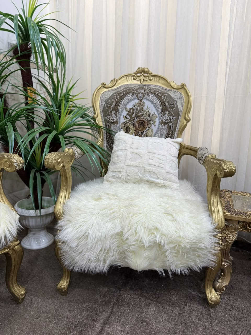 السلام عليكم تخم زان مصري اكلاسك مع سيت طبلات زان مصري مرمر طبيعي مع طبلات تقديم ٤ وطبله وسطيه مع طبلات ديكور ٢ 
مستعجل لان اريد اشيل مليون وبي مجال 
بغداد البلديات
***********
