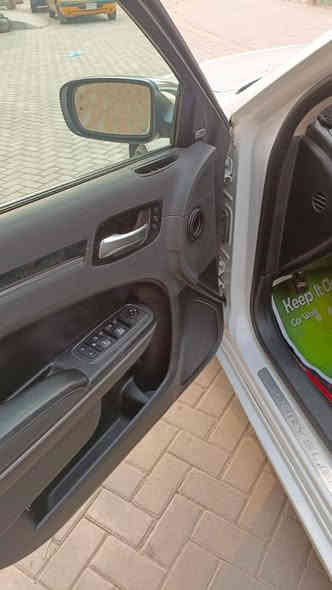 السلام عليكم اوباما للبيع فقط فول مواصفات لمتد عده البرده الخلفيه فقط باقي المواصفات معروفه حادثها جاملغ سايق مبدل وربع البنيد مصلح وبيها بارد على كد شبر بالجاملغ عكس السايق رقم بغداد شرط التحويل مكان السياره بغداد الزعفرانيه السعر 250 وبيها مجال قليل 
الرقم***********
