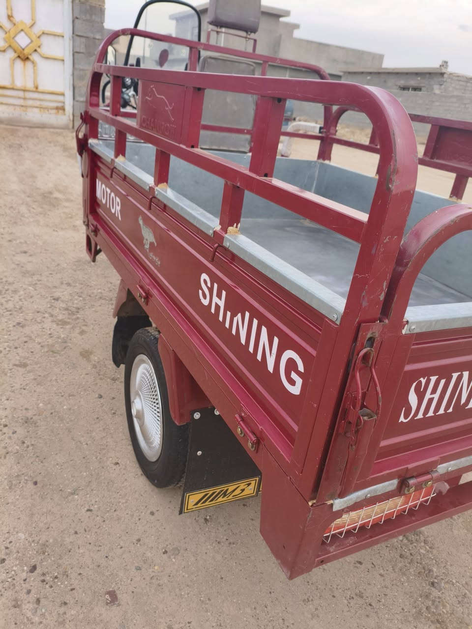 السلام عليكم ستوته للبيع موديل 23 مرقمه وسنويه لوحات نكليزي تحويل ثاني يوم المكان  السعر 3450 الشراي يتصل
*********** أو ***********
