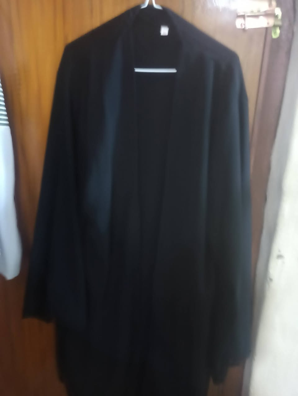 روب للبيع +قبعه خاليه من الكتابه يعني ساده اليريدهن يتصل عل رقم ***********
السعر مناسب
