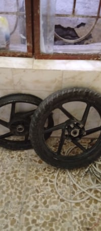 للبيع • ٥٠ • قطع غيار