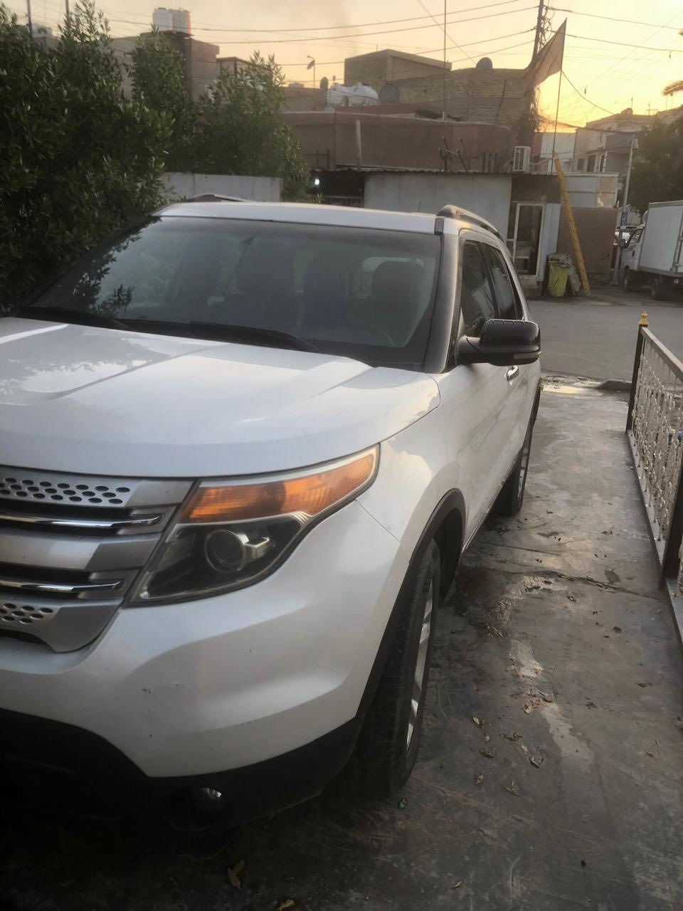 السلام عليكم 
فورد اكسبلور 2011 استلام الشركة نيفيا 
خليجي السياره مكفولة من الصبغ والتعديل مكفولة من الدعامية للدعامية 
ابيض صدفي 
7 راكب 
فوول مواصفات 
تشغيل عن بعد 
سلايت 
تحكمات ستيرن 
جنطة كهرباء 
شاشة 
حساسات 
رقم مميز بغداد 4 ارقام 
السياره بأسمي 
السعر 170 وبيها مجال 
العنوان بغداد البنوك شارع مستشفى مارينا 
للاستفسار ***********❤️***********.
