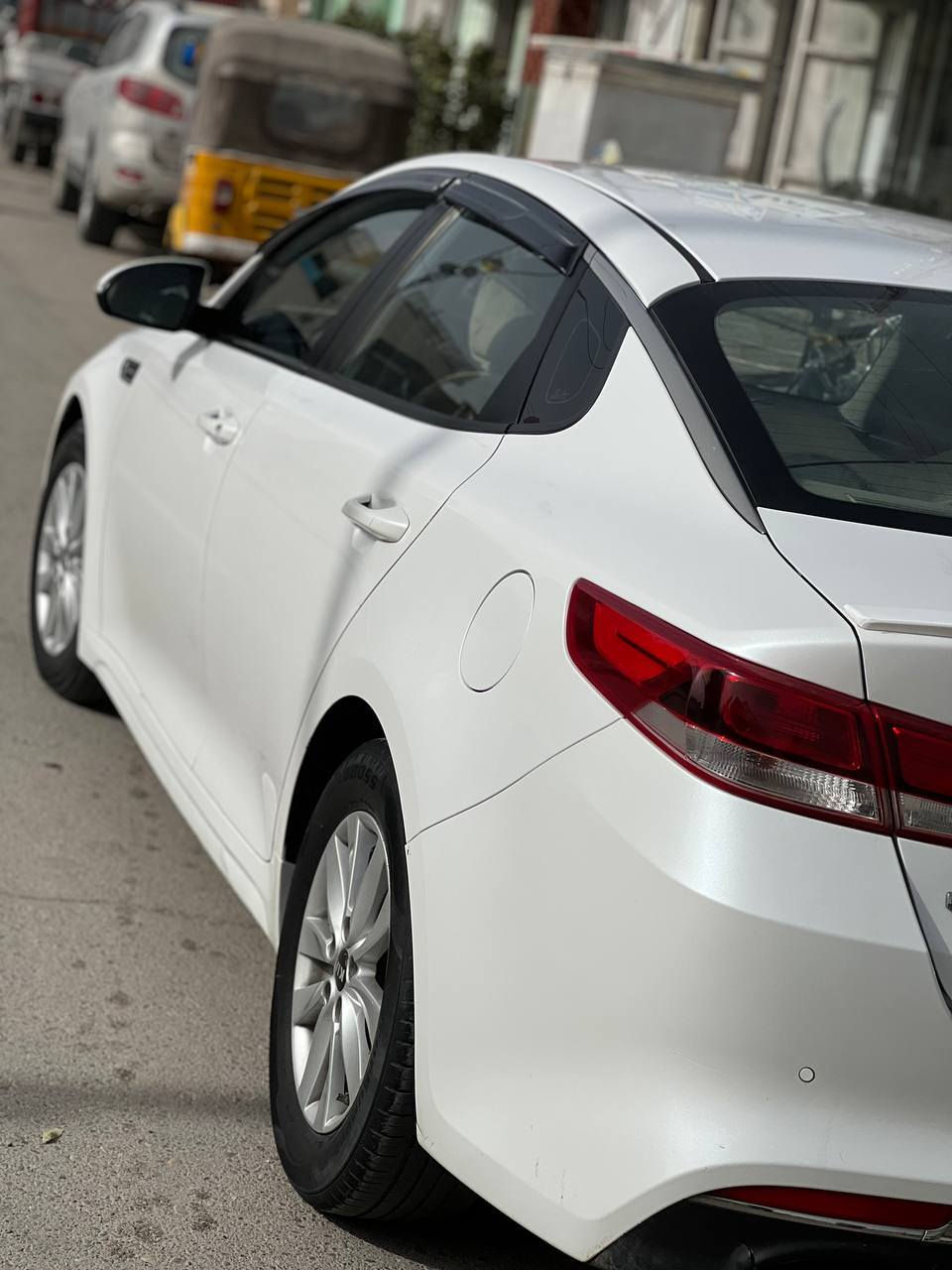 السلام عليكم اوبتما ٢٠١٦ خليجي للبيع مكفوله مكينه ٢٤٠٠ ارقام وسنويه جدد باسمي سياره عليهه ادامه كامله تخم تاير جاهزه من كل الامور مكانها واسط نعمانيه سعرها ١٦٣ وبيها مجال بسيط  للاستفسار ***********
