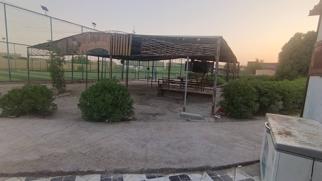سلام عليكم   سقيفه جاهزه جدار وسقف براغي مو لحيم
طول ١٢ م

عرض ١٢ م 

السعر (مليون وميتين) 

المكان الوركاء 

الاستفسار *********** وتساب
