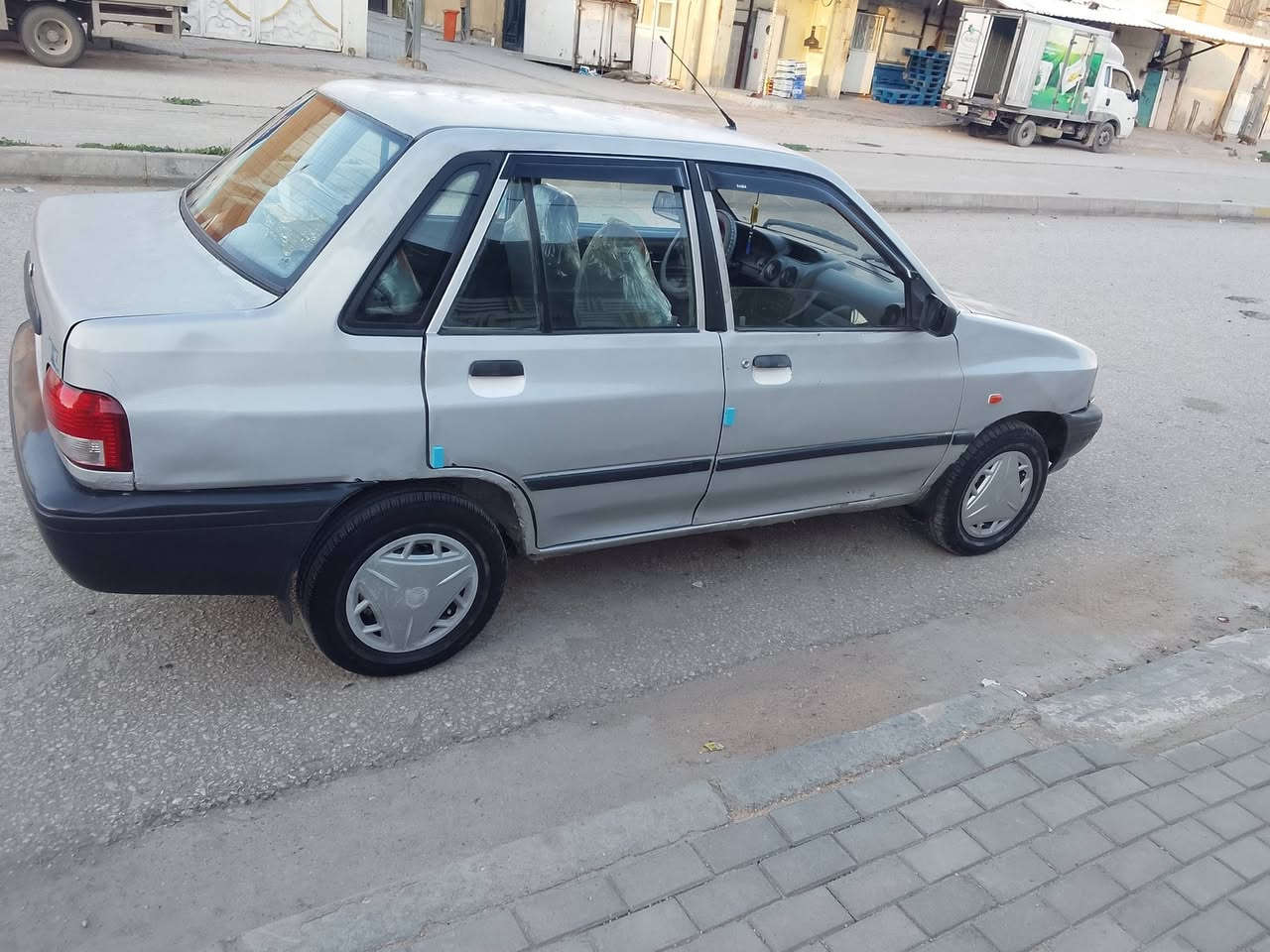 السلام عليكم سيارة سايبه خصوصي رصاصي موديل 12رقم كربلاء حداديه كل جديد تخم تاير جديد كير ومكينه دوشمه رقم كربلاء الماني راعيهة بكربله موجود مكان سيارة كربلاء المقدسة بيه جاملغ صبغ. وباب سيارة احله من صور بدون ضربه سيارة  سعر 34وبيه مجال للشراي اتصال،***********
