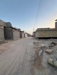 قطعه ارض ١٠٠ متر في باب الهوى شارع ٦ (فرع مكتب عدي عواد) تبعد عن الشار...