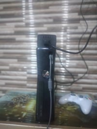 للبيع اكس بوكس 360   نضيف كلش وياه يدتين + 150 لعبة  هارد 256GB  السعر...