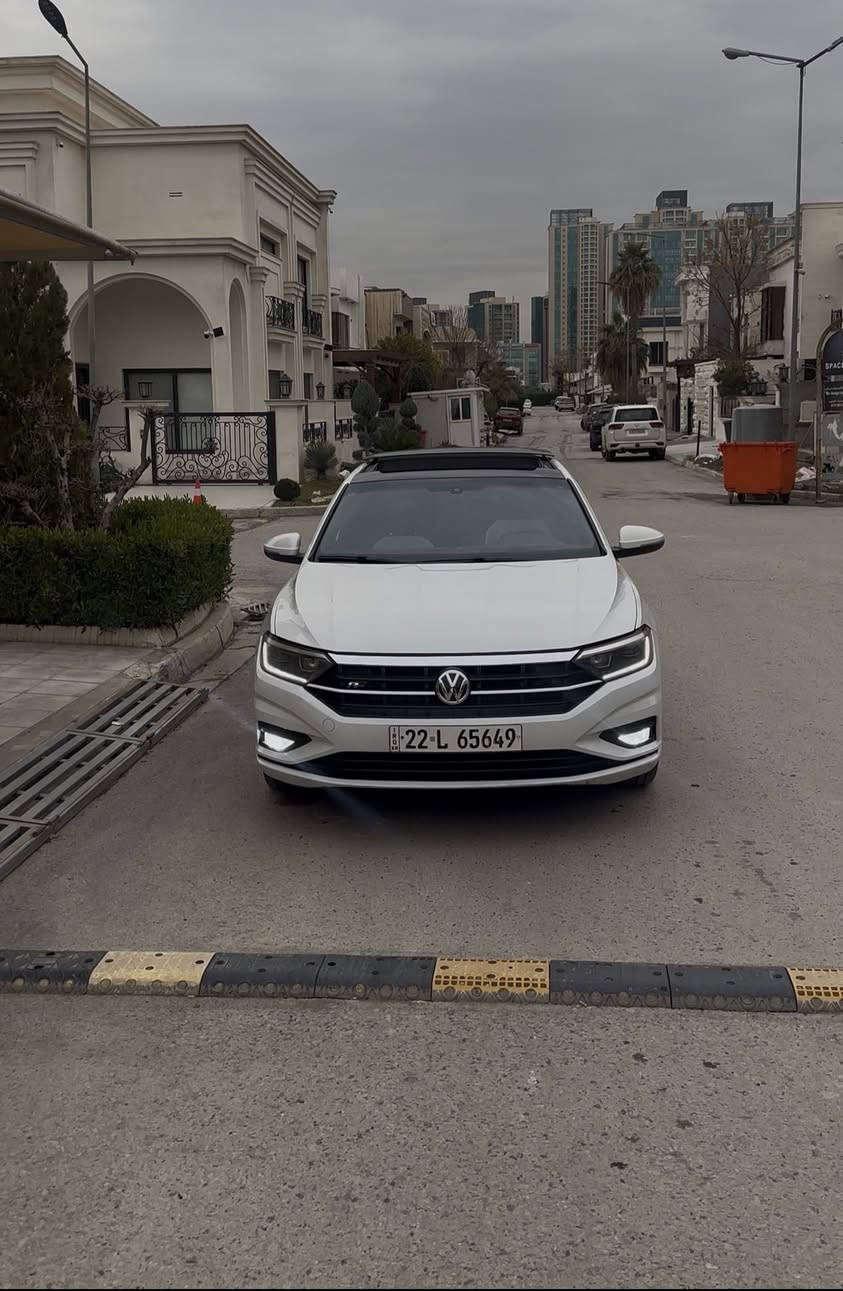 3VWC57BU4KM086675رقم شانسي jetta2019 بو فروشتن ***********
