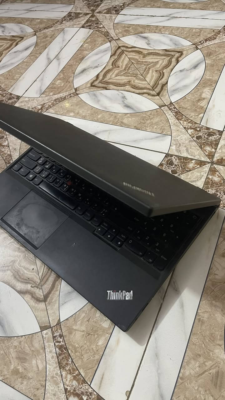 لابتوب لينوفو للبيع بدون هارد نضيف جدا
لابتوب لينوفو ثينك باد L540 مع كامل ملحقاتها من شاحنه ويجيك وياها هديه ماوس وجنطه لكن بدون هارد مواصفاتها
رام ٨ جيجا 
معالج cori5
شاشه ١٥.٦ انج
تشغلك جراند 5 على إعدادات اعتيادي normal 
السعر ٢٠٠ الف موجود ماسنجر وواتساب ***********

