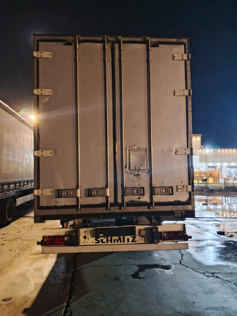 السلام عليكم براد شمتز جهاز اس بي 3 شاشه 200 بالكرتون هسه شاده ما مشتغل بالعراق الربانه سمك 7 ارتفاع ستاندرتخم تاير العنوان بغداد سعرها 90 قفل الشراي ينتصل ما متواجد على الفيس/***********
