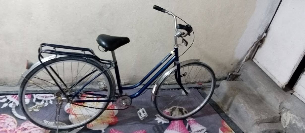 سلام عليكم عيني بايسكل للبيع حجم ٢٧ السعر ٥٥ وبي مجال  ***********
