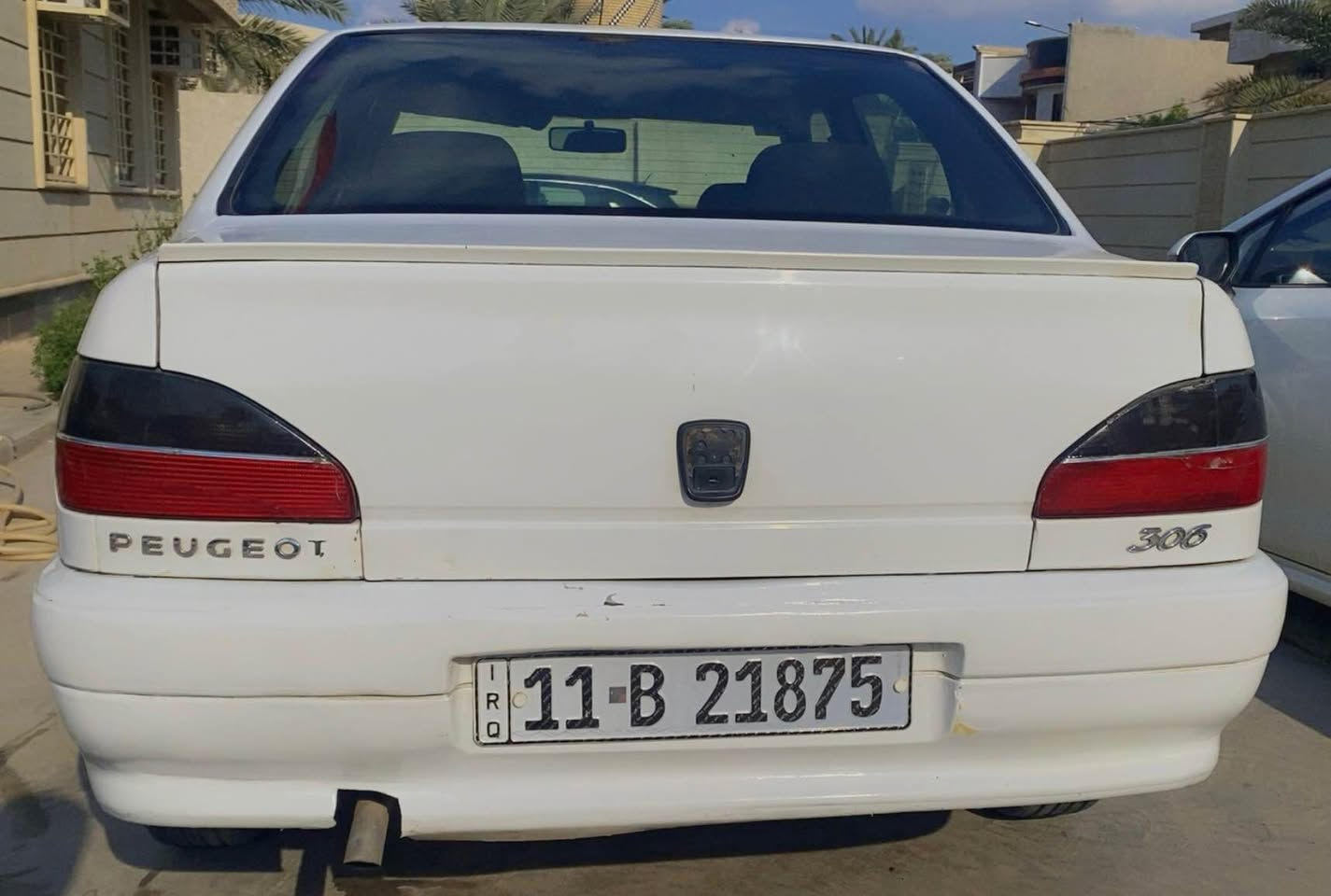 بيجو 306 فرنسي
موديل 2002 
رقم بغداد الجديد بسمي 
كير عادي كفاله
محرك1600  كفاله
صدر تايرات 5 جديد
ويل كب اصلي حاويه
كهربائيات ولايتات بدون نقص
تبريد ثلج ❄️ 

تبديل بنيد وجامرلغ بدون دواخل
بيهه ملاحضات بارد 
نقوصات كلش بسيطه 

السعر 50 قفل قفل بدون عمله
او مراوس ب BMW
مكاني ديالى بعقوبه
*********** بعقوبة, ديالى
