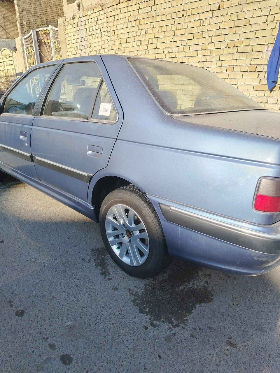 السلام عليكم مبارص موديل 25 السياره مقفوله من الرصعه والشخط رقم دولي سياره حره المكان بغداد السعر على الخاص رقم الهاتف***********
