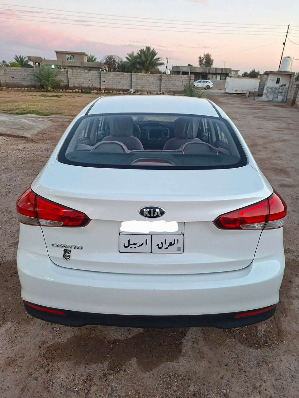 سلام عليكم للبيع سيراتو ٢٠١٧ كفاله عامه بيه رصعه بسيطه موضحه بصور سونار مرفق ماشيه ٣٩ الف حقيقي شرط الفحص مواصفات عاديه سياره برغي مامفتوح بيه جاهزه من كلشي مكاني لكرخ المكاسب قريت المراسمه سعر ١٣٠ بي مجال ***********
