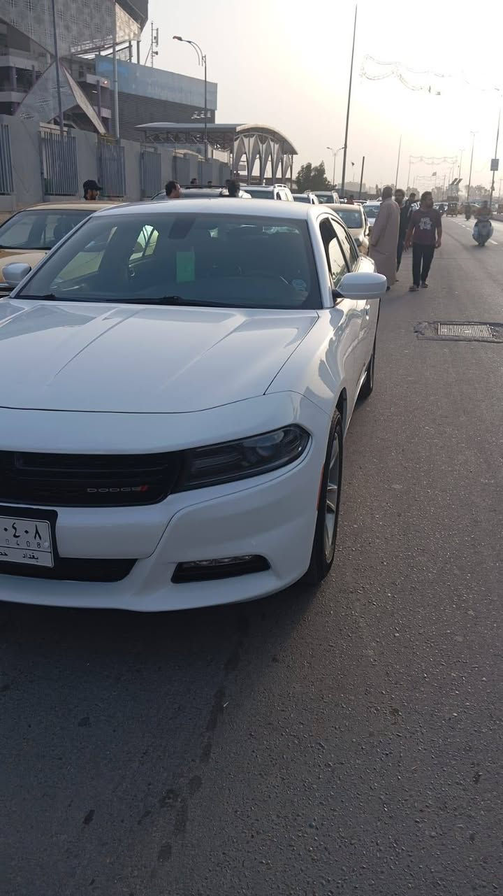 السلام وعليكم سياره للبيع حلوه وجاهزه مابيها اي نقص والسونار موجود وجديد مكاني بغداد ام الكبر السعر 180وبيها مجال الشراي يتصل***********
