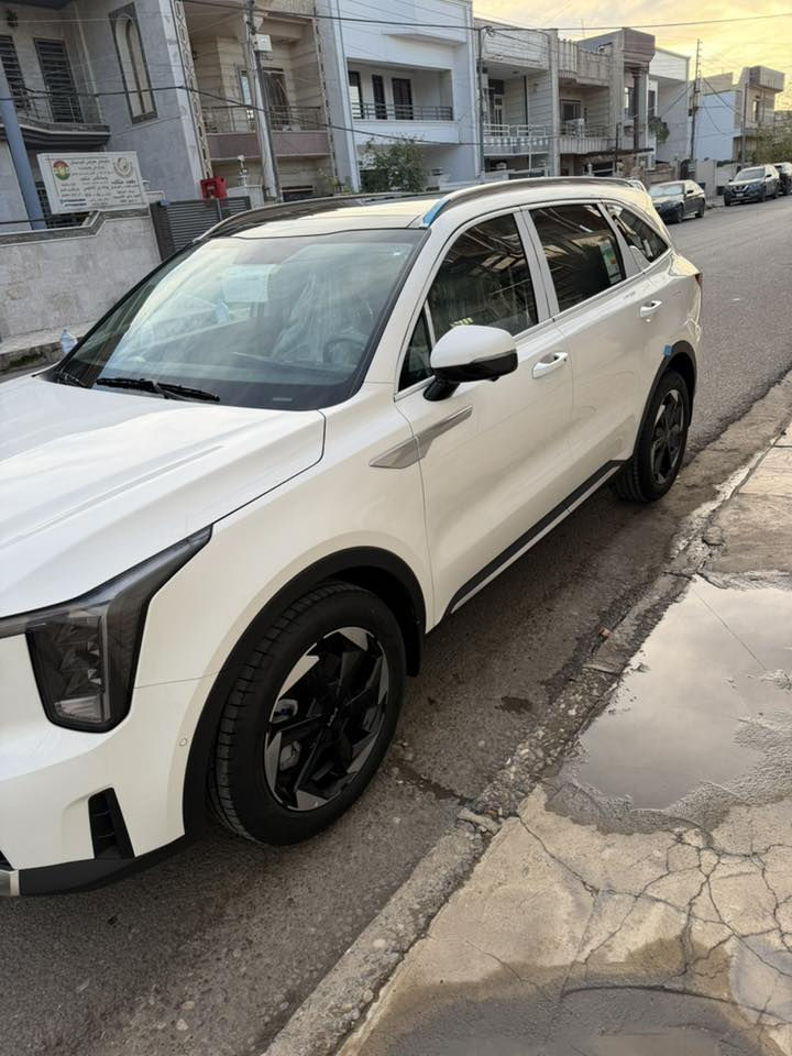 سورنتو ٢٠٢٥ اربعة سلندر فوول مواصفات للبيع رقم أربيل زيرو ماشي الف فقط بعدها بفابلون الشركة ضمان خمس سنوات شركة كيا نيم مكان السيارة أربيل 
المواصفات 
بانوراما 
كشنات جلد بلادي تدفئة تبريد 
أربع كامرات ٣٦٠ درجة 
حساسات امامية ٦ 
حساسات خلفية ٦ 
اوتو ستوب توقف ذاتي عند الرجوع للخلف 
رادار خلفي 
كامرات تشتغل بالدشبول يمين يسار 
كير ماوس 
ويل حجم ١٩ انج
وبعد بيها مواصفات 
سيارة زيرو ماشي فقط الف كيلو 
للاستفسار 
***********
***********
