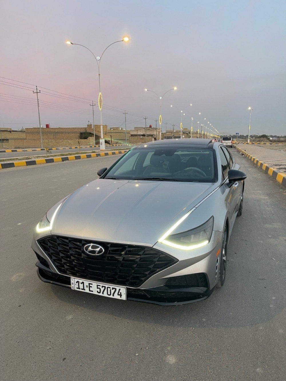 سلام عليكم شباب سوناته مديل 2022 امريكي حادث باب خلفي فقط مكينه 1600تيربو سياره كلش نضيفه مكان سياره محافضه ذي قار الناصريه 