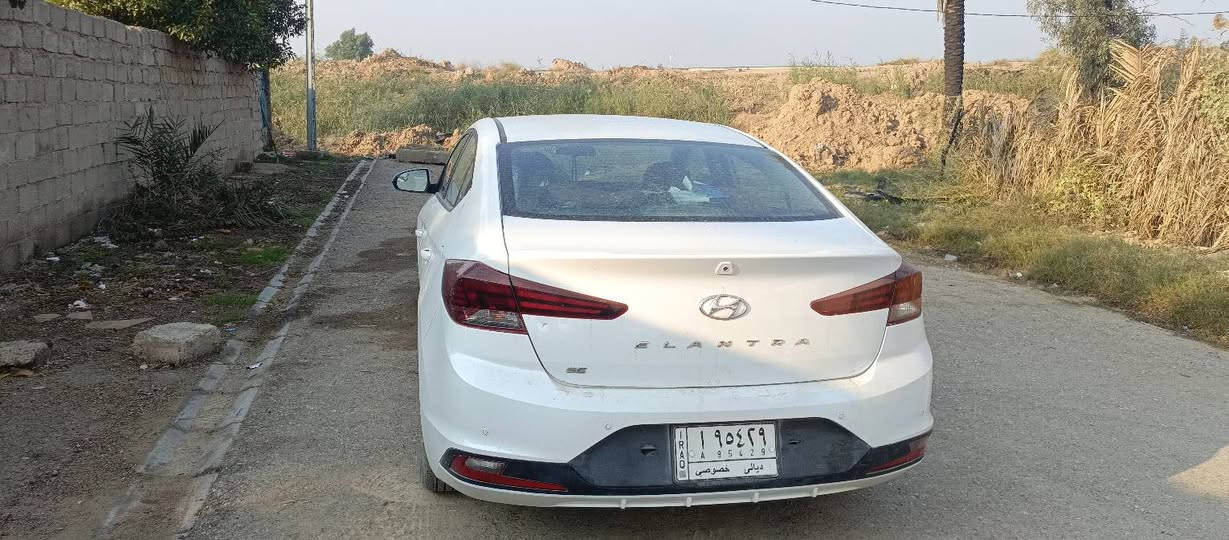 النترا 2019
وارد امريكي
كير at
محرك 2000دوش
ضررها بامريكا باب السايق والخلفي مشخطات وصابغيهن 
ماشيهه 55ميل
***********
*********** بعقوبة, ديالى
