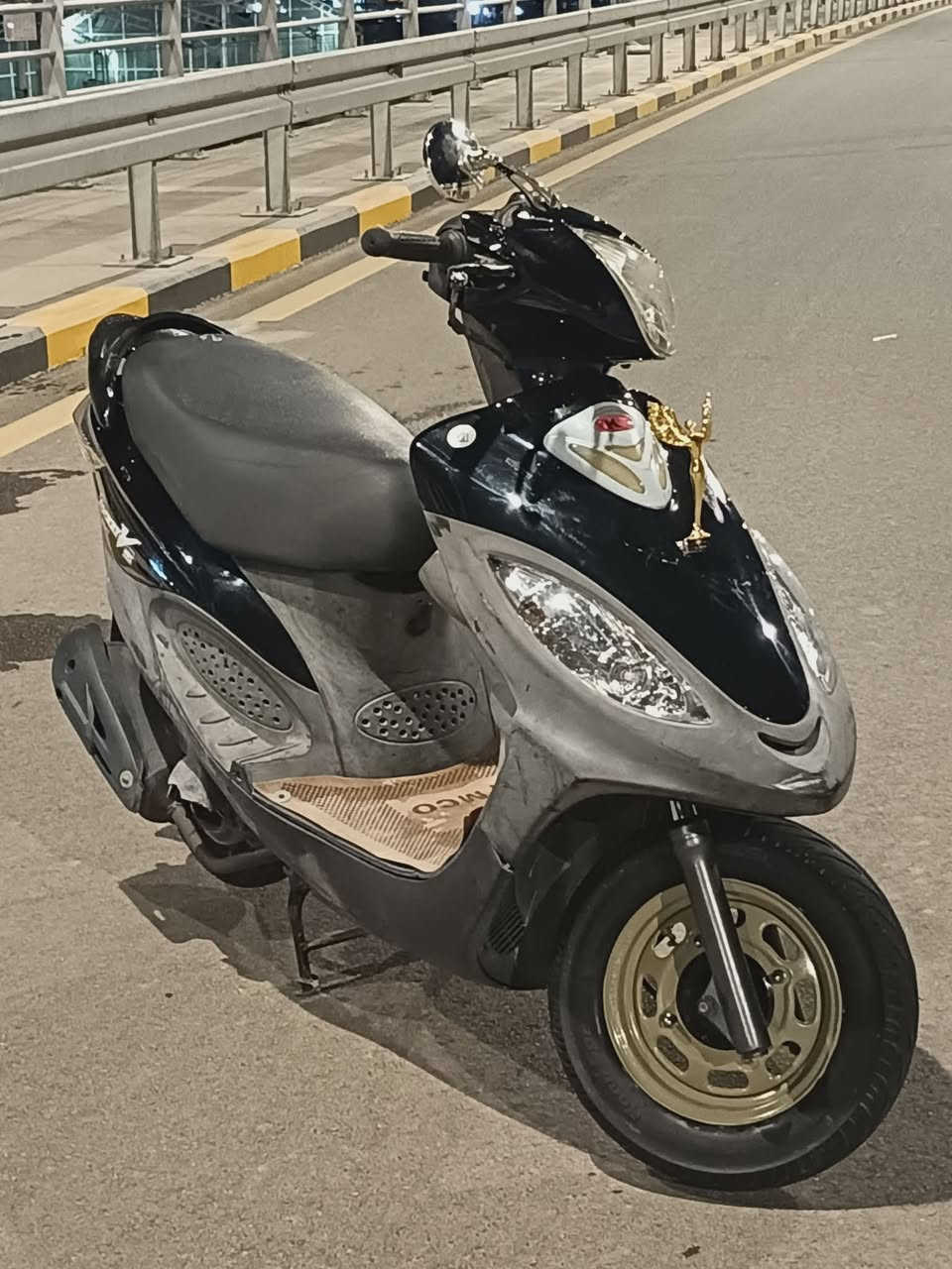 سلام عليكم كامكو في تو للبيع دراجه كفاله عامه من فتح البرغي ونكره سلف بكل وقت صار اسبوع من طلعت من الرمبه نعومه وشلعه ومشي دراجه كلش مرتبه وشغاله من الطول للطول وهاذه رقمي واني خادم *********** مامتواجد بل فيس واتساب واتصال فقط

