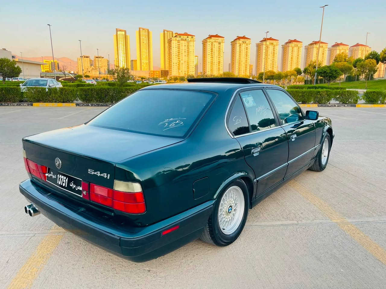 سەرەتا بەناوی خوا ماشاللە لەماڵی هەموو لایەک 
BMWبۆفڕۆشتن 
مۆدیل 1990 ئارم پلاستيك سليمانيه به شه رتي ئارموو ئه وه ليات
موسو براوه ش به شه رت
مکینە 520  كپس ديجيتال  گیڕ عاديه   به شە رتی گیڕو مکینه هه لمي نيه 
کاره باهی هه موو گياني مه زبوتت 
 لايت عه لقه لايت زينونن و سلايته قفل مركزيه پيش پانه  هه موو شتيكي له سه ر شه ريكه ماوه
گيچه كاني هه مووي ئيش دكات 
سياره كه تازه پيشي داگيراوه چركه يي تيا نييه
 چوار تايه و ويلي لوكي له سه ره سياره كي تابليت توندوو توله چركه ي تيانيه
نرخ ((29 گلا معامه له))
***********
***********
