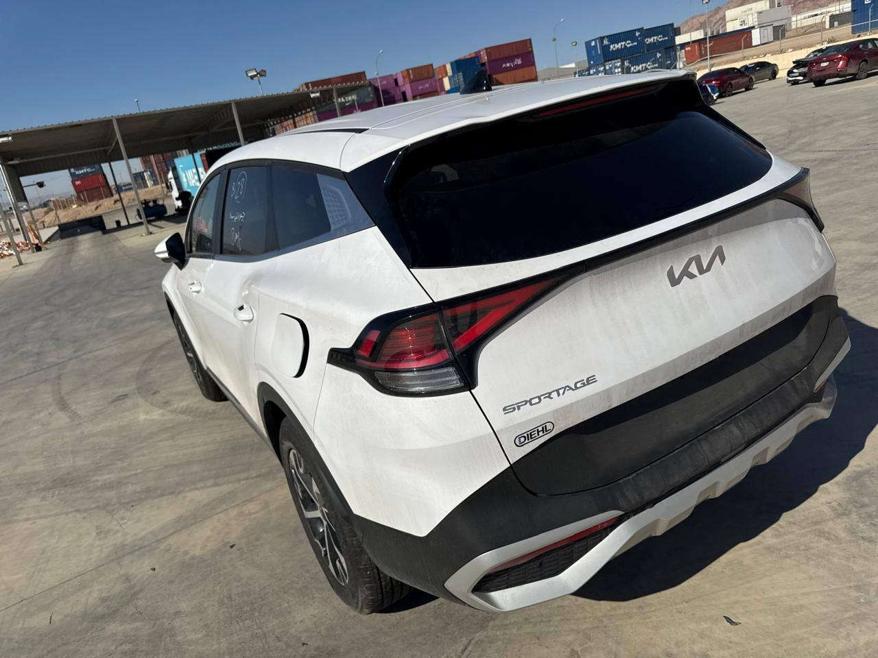 للبيع  كيا سبورتج2025  EX وارد امريكي
المسافة المقطوعه اقل 5000 الف
رقم فحص 
ضرر السيارة موضح بألصور بدون تصليح دخول جديد 
 ايرباك بردة وكشن
2500 محرك_ 
كشنات جلدد-تدفئه كشنات امامي
كرسي السائق كهربائي -شاشه كبيره وشاشه عرض
تبريد شاشه لمس -حساسات امامي خلفي
رادر امامي وخلفي-نقطه عمياء
تحديد مسار _مثبت سرعة
هاند بريك كهرباء_شحن لاسلكي
شحن تايب سي_حساس ضغط اطارات
مانع انزلاق_نظام ترحيب
ویل کب_مانع تصادم_ اضاءة led و زينون
السعر 21000 $ 
للاستفسار لاتصال ***********
