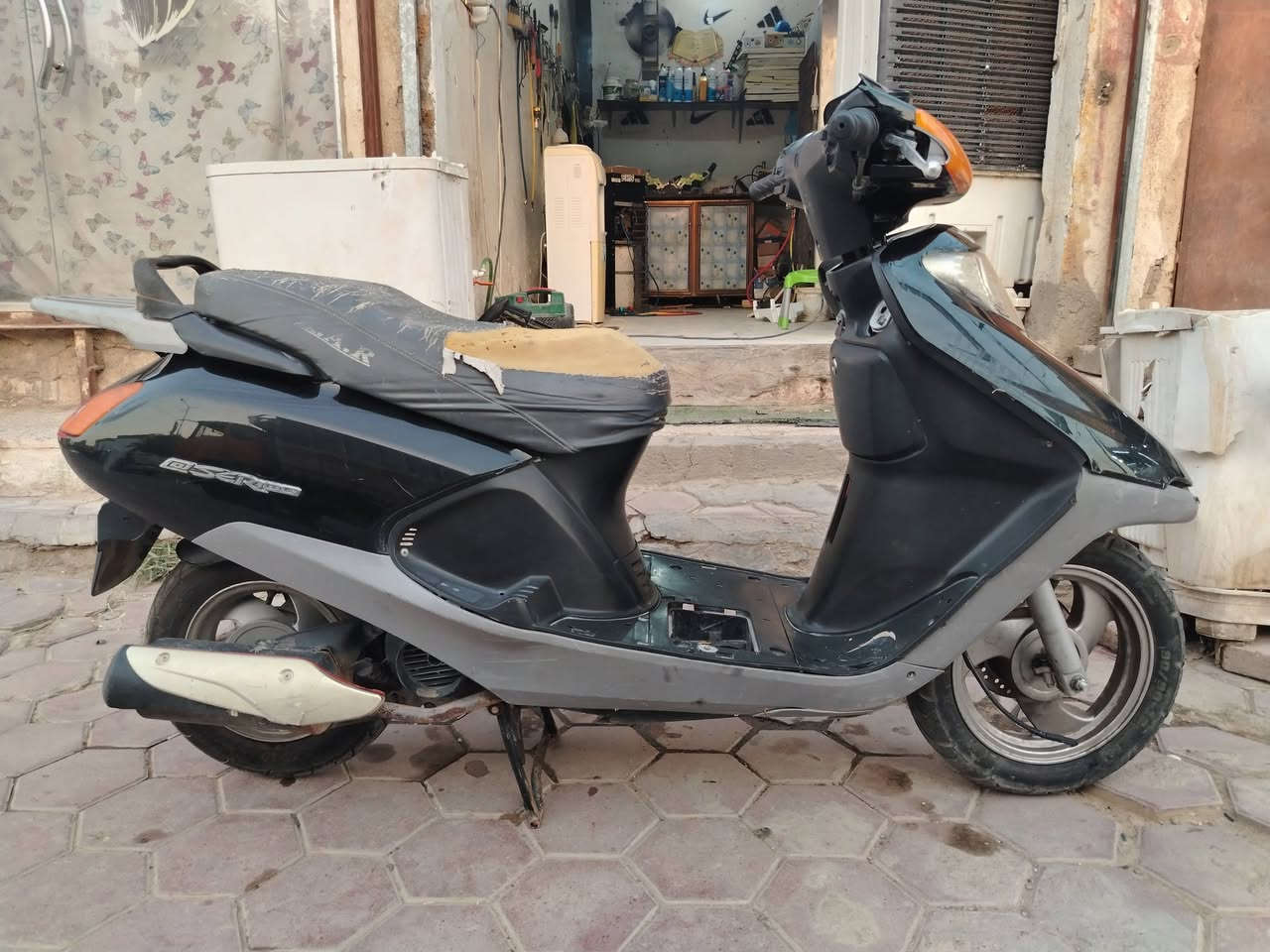 دراجة ياماها سبيسي (@SER100)
الدراجة كلشي ماعوزها تشغلها سلف ماتحط رجلك ع هندر شرط نعومة  صوت مابيها ناعم  ومشي خير من الله
الناصرية مركز
واتساب/ ***********
