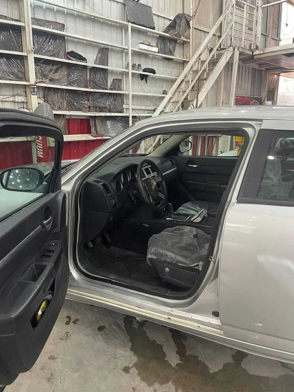 السلام عليكم رمضان كريم
جارجر ٢٠٠٨
بيه كص بجم هنا بل العراق صار بيه حادث
السياره صبغ عام
رقم أربيل الجديد
تخم تاير صار يومين شاده
محرك بشهر الواحد يشهد الله شاده
ضفيره جديده شاده ويه المحرك
سلف دينمو جدد
عندي الكير بي طبه باجر الصبح ابدله اشتريت واحد ٦٥٠ الف مع الضمان
ابيعك كير محرك تخم تاير كهربائيات كله شرط جديد سياره سعره مناسب جدا مكاني نجف
السعر ٨٥ وبيه شويه مجال
***********
