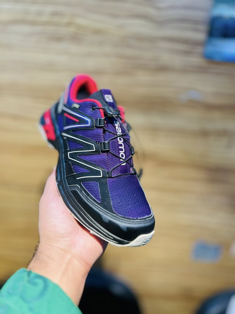 سلمون باله امريكي اصلي 
كورتيكس مقاوم للماء 
قياس 41
طول القدم 26
النظافه 100.100
قطعه مختلفه 
توصيل جميع المحافظات 
للحجز واتساب 
***********
