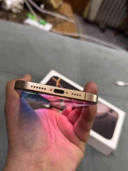 ايفون16 برو ماكس ذاكره 256 اللون الصحراوي ضمان ماستر بعده بالضمان نظيف جدا بس الظهر مبدل ظهر اصلي مال تفصيخ البطاريه 96 كامل ملحقات مكاني بغداد العطيفيه *********** بغداد
