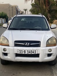 توسان 2009 خليجي بيهه صفحة وبنيد صبغ اثر شخطات يعني مو ضربة السعر 106 ...