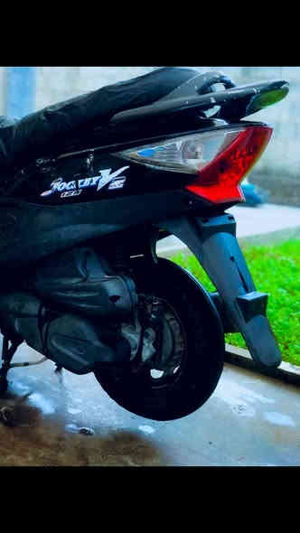 السلام عليكم 
دراجة V2
للبيع 
صارلها يومين من جفتت
سعر 450. وبيه مجال
المكان الرفاعي 
***********
